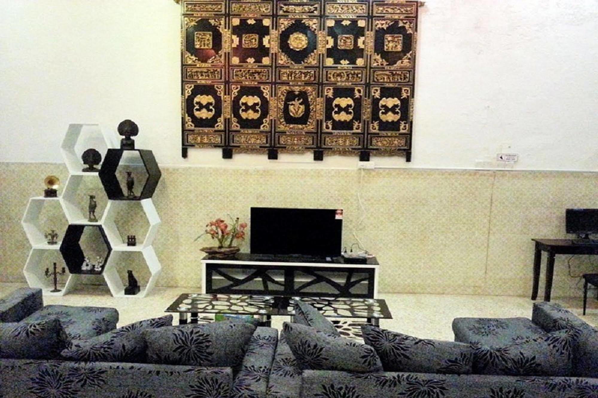 Hotel Kimberley House à George Town Extérieur photo