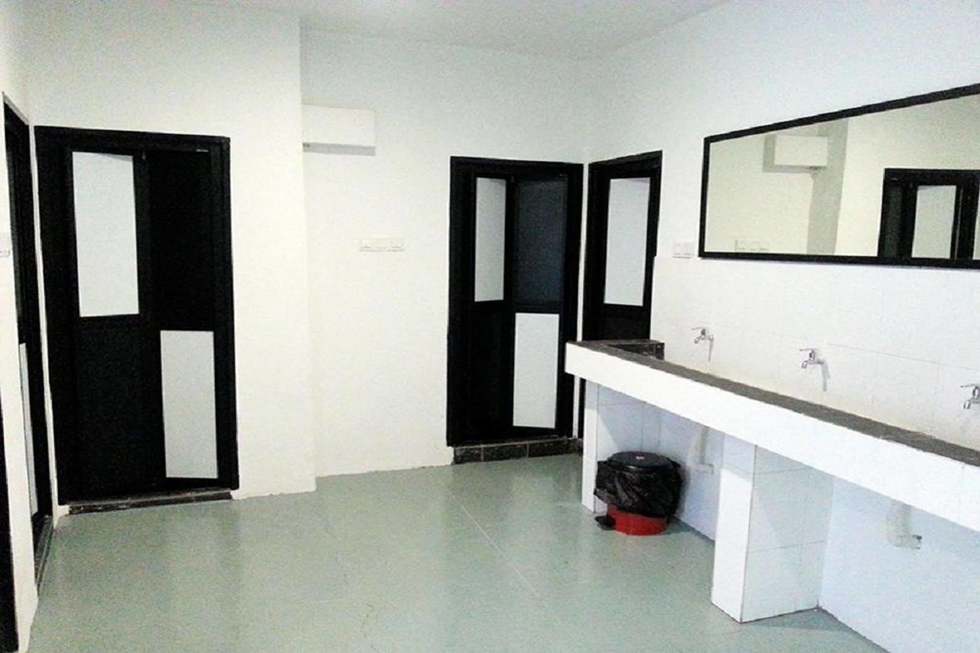 Hotel Kimberley House à George Town Extérieur photo
